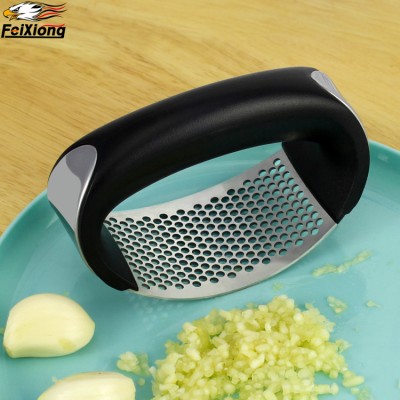 Stainless Steel Garlic Press Kitchen Gadgets Arc Handle Garlic Chopper